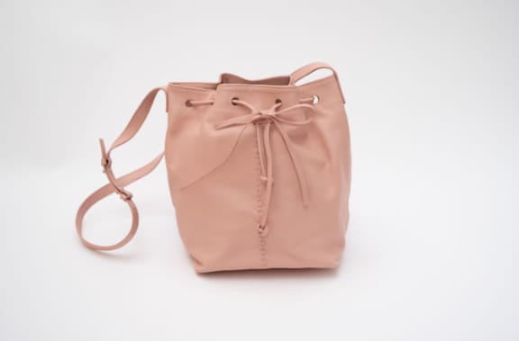 BOLSA BUCKET ROSA